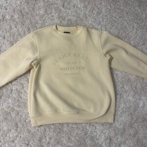 White Fox baby yellow crew neck (S/M)